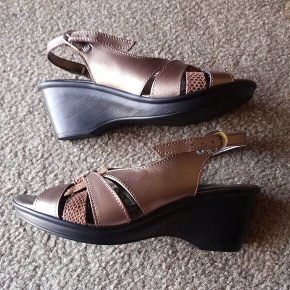 SPRING STEP ADORABLE SANDAL SHOES BRONZE SIZE 38  SIZE US: 7.5 - 8 - Picture 11 of 15